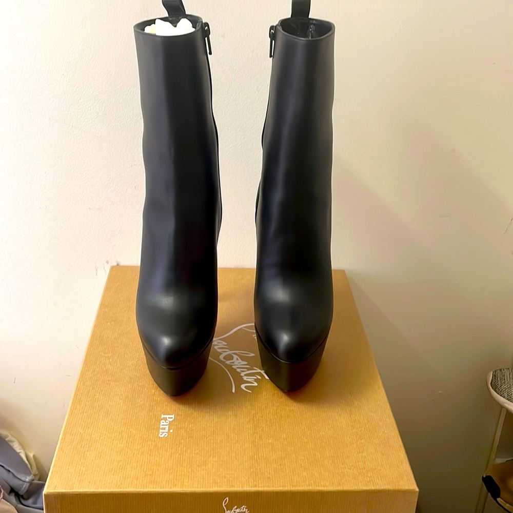 NIB Christian Louboutin booties
